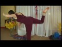 Temel Akış Vinyasa Yoga: Temel Teşkil & Lotus Pozisyonu : Vinyasa Yoga: Savaşçı 3 Poz Resim 3