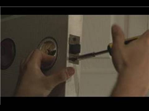 Bir Kapı Tokmağı Değiştirin : Bolt Mandal Kapı Tokmağı Çıkarın  Resim 1