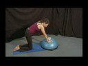 Yoga, Bosu Topu İle Poz Veriyor : Yoga, Bosu Topu İle Poz Veriyor: Plank Poz Resim 3