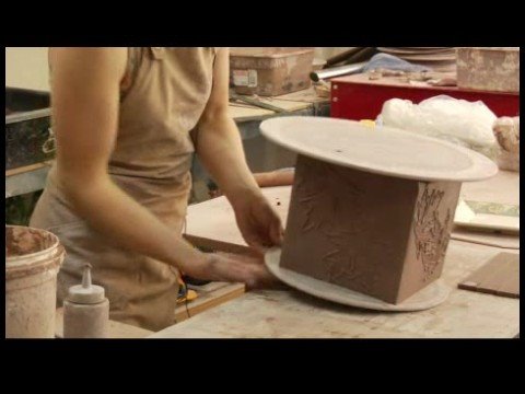 Kil Saksı Nasıl Yapılır : Clay Bir Alt Eklemek İçin Nasıl 