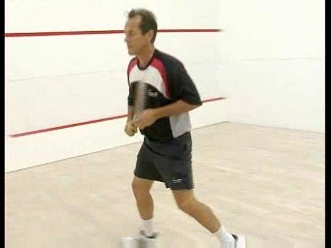 Squash Hareketi Matkaplar: Squash Hareketi Matkaplar: Backhand Kurtarma Topa İzlerken