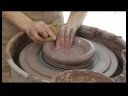 Nasıl Toprak Bir Güveç Yemeği Yapmak İçin : Clay Kapağı Şekillendirme  Resim 4