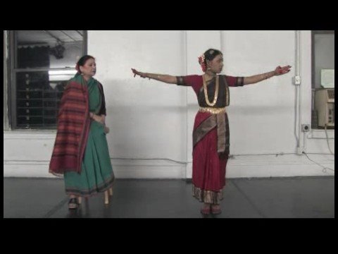 Güney Hint Bharatanatyam Dans Dersleri : Bharatanatyam Dans Hareketleri El Ve Ayak Hareketleri Resim 1