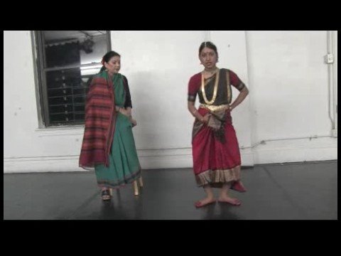 Güney Hint Bharatanatyam Dans Dersleri : Bharatanatyam Indian Dans Ayak Hareketleri