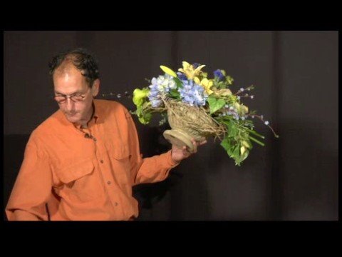 Nasıl İpek Çiçek Süs Yapmak İçin : İpek Çiçek Merkezinde Tutkal Dizeleri Çıkarma 