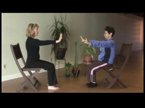 Yaşlılar İçin Sandalye Yoga : Yaşlılar İçin Sandalye Yoga: Bilek Ve Ayak Egzersizleri Resim 1