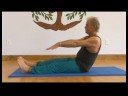 Nazik Yoga Poses: Yoga Teaser Poz