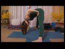 Temel Akış Vinyasa Yoga : Vinyasa Yoga Geniş Bacak İleri Bend Poz Resim 3