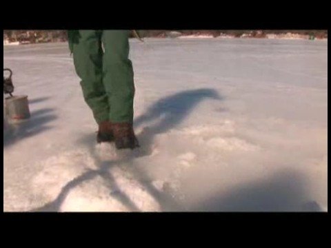 Buz Balıkçılık Temelleri : Buz Balıkçılık Bir Delik Kaymağını  Resim 1