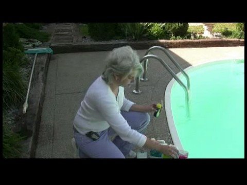 Havuz Suyu Test Etmek İçin Nasıl Bir Yüzme Havuzu Yosun Çıkarma :  Resim 1