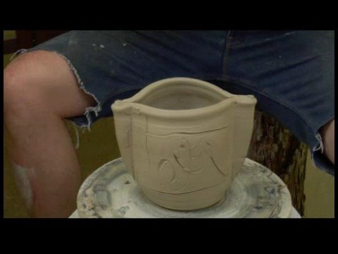 Nasıl Dekoratif Bir Saksı Yapmak İçin : Dekoratif Bir Pot İçin Son Rötuşları Ekleme  Resim 1