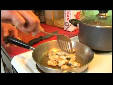 Tay Fesleğen Tavuk Tarifi : Tavada Pişirme Tay Fesleğen Tavuk Resim 1
