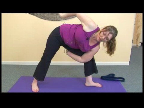 Yoga Poses Ve Katlanmış Gelişmiş: Yoga Üçgen Poz Bağlı