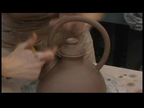 Nasıl Bir Seramik Çay Seti Yapmak İçin : Su Isıtıcısı Tarzı Çanak Çömlek: Kulp Takmak 