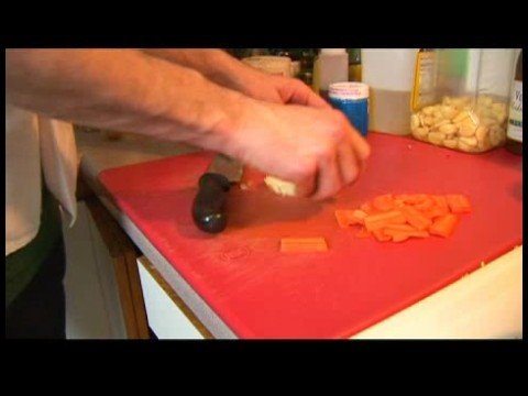 Tavuk Ve Chorizo Sosis Ragu Tarifi : Sebzeli Tavuk Ve Chorizo Sosis Ragu İçin Chop 
