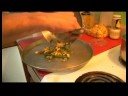 Prosciutto Biberiyeli Tavuk Tarifi : Sebzeli Kek İçin Yumurta Ve Biberiye Tavuk
