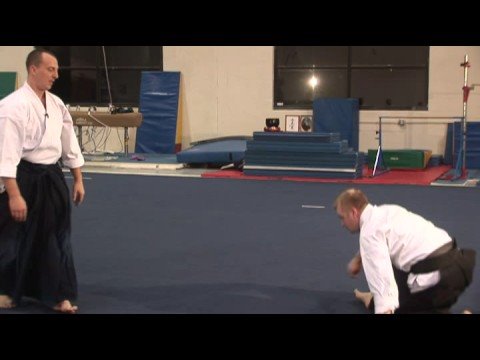 Kapmak Ve Havai Saldırılar İçin Aikido Teknikleri Aikido Tekniği: Kap Ve Arka Dört-Yön Atmak