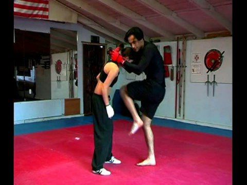Karate Kendini Savunma İpuçları : Karate Dersleri: Diz Grev