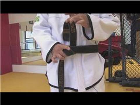 Karışık Dövüş Sanatları İpuçları: Nasıl Bir Judo Kemer Bağlamayı Resim 1
