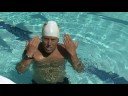 Yüzmek İçin Nasıl: Float Suda Bir Çocuk Öğretmek Nasıl Resim 3