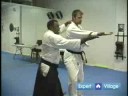 Gelişmiş Aikido Teknikleri : İkinci Varyasyon Yokomen Uchi-İçeri Gelişmiş Japon Aikido Nage  Resim 4