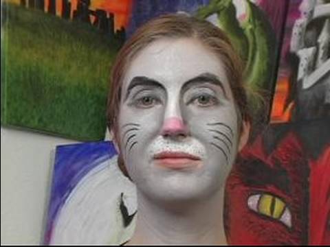 Cadılar Bayramı İçin Seksi Kedi Kostümü Nasıl Yapılır : Seksi Kedi Kostümü İçin Makyaj 