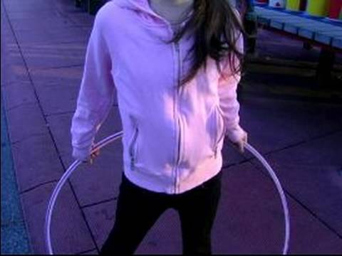 Hula Hoop Yapılır: Vücut Hareketleri İle Bir Hula Hoop