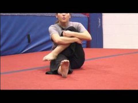 Jimnastik, Esneme Ve Isınma : Jimnastik Bacak Esneme Yapıyor  Resim 1