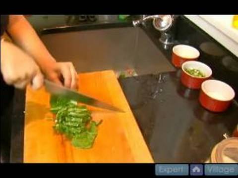 Kore Güveç Tarifi Kimchi Chigae : Kore Kimchi Chigae Güveç İçin Pazı Kesme  Resim 1