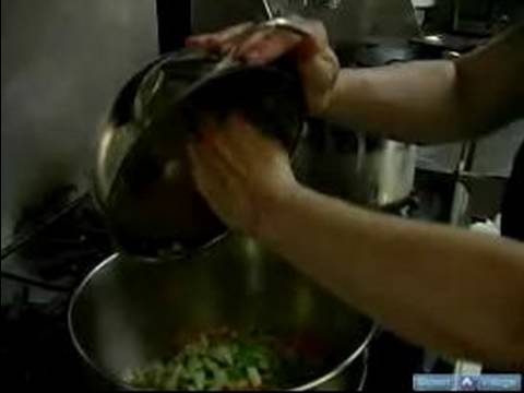 Nasıl Mercimek Çorbası Yapmak İçin : Mercimek Çorbası Sebze Sote 