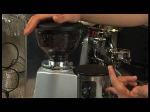 Nasıl Tek Mocha Yapmak: Kahve Çekirdekleri İçin Tek Bir Mocha Öğütmek Nasıl