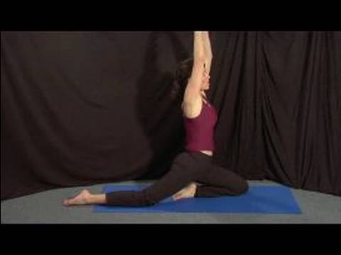 Yoga Poses Gelişmiş: Yoga Güvercin Uzantısı İle Poz Resim 1