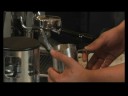 Nasıl Çift Kişilik Breve Latte Olun: Nasıl Bir Çift Breve Latte İçin Süt Köpük Yapmak