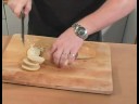 Nasıl Kremalı Mantar Çorbası Yapmak: Ekmek Bruschetta İçin Hazırlamak