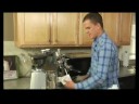 Nasıl Tek Cappucino Yapmak: Nasıl Tek Bir Cappuccino İçin Bile Bir Doku Buharda Pişmiş Süt Vermek