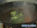 Çin Sığır Eti Nasıl Yapılır Ve Brokoli : Et, Sebze Haslamayi & Brokoli Resim 3