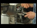 Nasıl Çift Kişilik Cappuccino Yapmak: Nasıl Espresso Doldurmak İçin Tek Kişilik Bir Cappuccino İçin Sepet Vurdu Resim 3