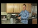 Nasıl Tek Macchiatto Yapmak: Nasıl Kahve Espresso Makinesi Sepete İçin Tek Bir Macchiatto Yerleşmek İçin Resim 3