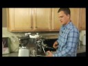 Nasıl Çift Kişilik Cappuccino Yapmak: Nasıl Bir Çift Cappuccino İçin Süt Köpük Yapmak Resim 4