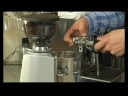 Nasıl Çift Kişilik Cappuccino Yapmak: Nasıl Espresso Doldurmak İçin Tek Kişilik Bir Cappuccino İçin Sepet Vurdu Resim 4