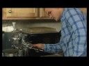 Nasıl Çift Kişilik Macchiatto Yapmak: Bir Çift Kişilik Macchiatto İçin Bir Espresso Makinesi Kullanmayı Resim 4