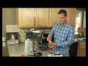 Nasıl Tek Cappucino Yapmak: Nasıl Bir Espresso Makinası Sepeti İçin Tek Bir Cappuccino Bastırıp Sıkıştırmak İçin Resim 4