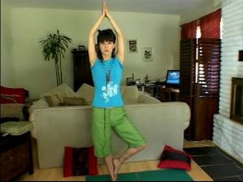 Nasıl Yoga Egzersizleri Yeni Anneler İçin: Yeni Anneler İçin Yoga Ağaç Poz Resim 1