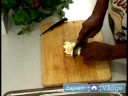 Karidesli Makarna Salatası Yapmak İçin Nasıl : Karidesli Makarna Salatası İçin Yumurta Doğrayın 