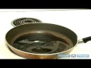 Karamelize Soğan İle Nasıl Domuz Pirzolası: Nasıl Domuz Eti Yemek Pişirmek İçin Bir Pan Hazırlamak Pirzola Resim 4