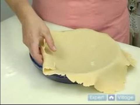 Eski Moda Şeftali Börek Nasıl Yapılır & Meyveli Pasta : Pasta Tabağı Hamur Aktarma Şeftalili Turta İçin  Resim 1