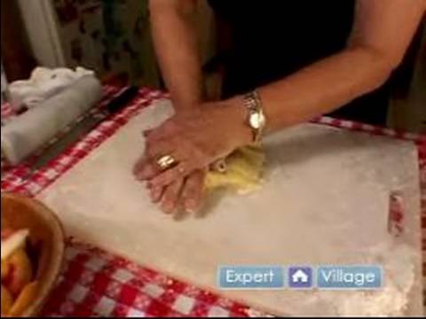 Geleneksel İtalyan Crustada Bir Disk Elini Oluşturmak İçin Nasıl Geleneksel İtalyan Yemek Tarifleri :  Resim 1