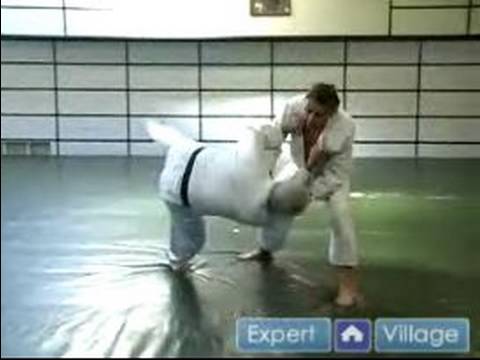 Judo Atar Ve Hamle: Uke Otoshi El Damla Judo Teknikleri Resim 1
