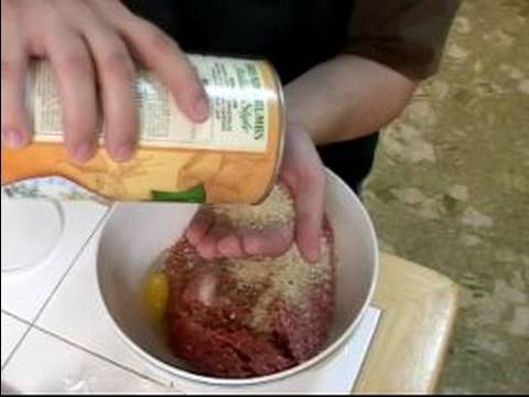Nasıl Rulo Köfte Yapmak: Ekmek Kırıntıları Ve Parmesan Köfte İçin Ekleme
