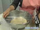 Nasıl Geleneksel Shabbat Ekmeği Bir Ekmek Pişirmek İçin : Yükselmek İçin El Yapımı Shabbat Ekmeği Hamur Hazırlayın  Resim 4